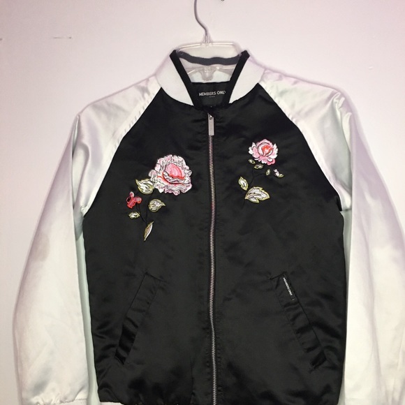✨Rose Jacket✨ - Picture 1 of 2